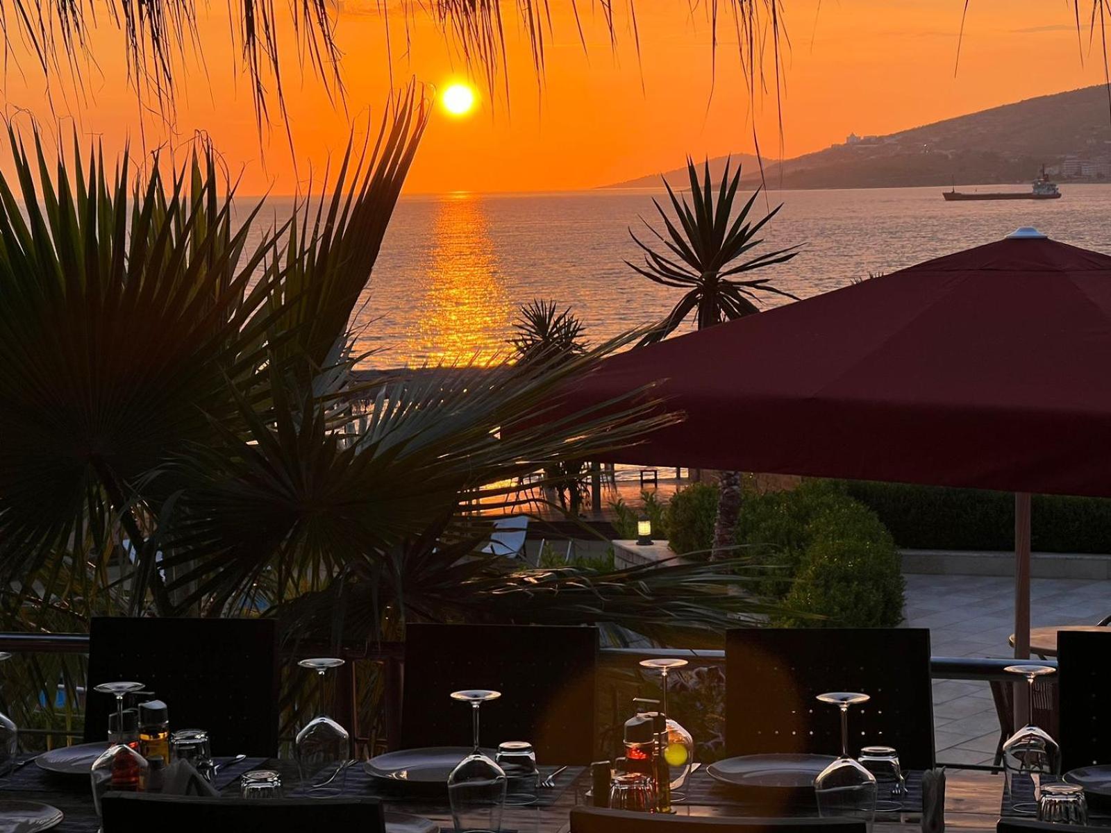 B&G Holiday Sarande Exterior photo